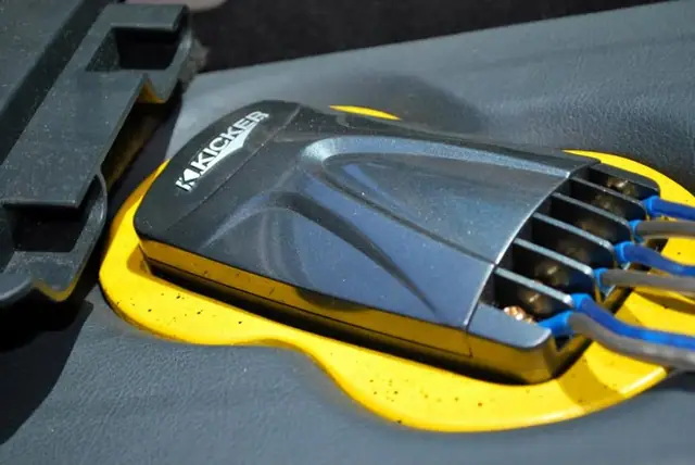 Audi TT — Demo Kicker — Galaxi Sound build 6