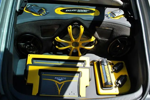 Audi TT — Demo Kicker — Galaxi Sound build 11