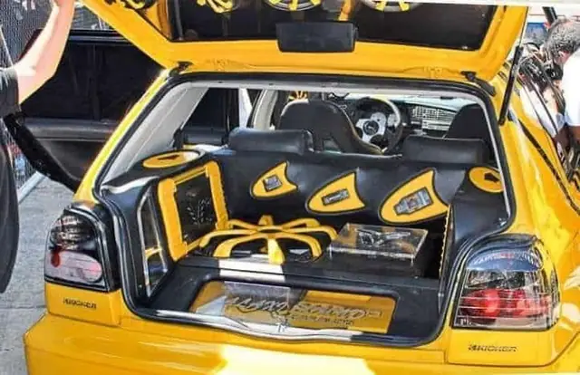Volkswagen Golf — Build Kicker — Galaxi Sound build 7