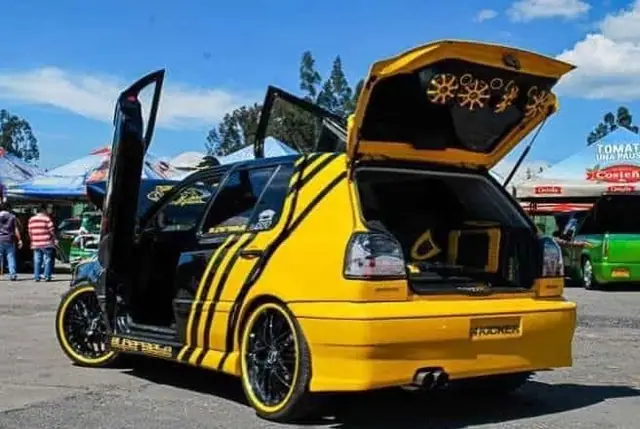 Volkswagen Golf — Build Kicker — Galaxi Sound build 8